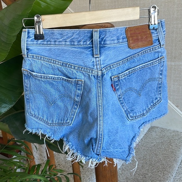 Levi's 501 Premium Denim Cotton Buttonfly Jean Shorts - Picture 4 of 13